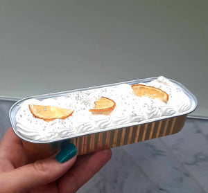 Lemon mini cake/ gold tin